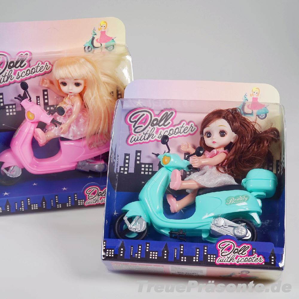 Coole Puppe auf Motorroller