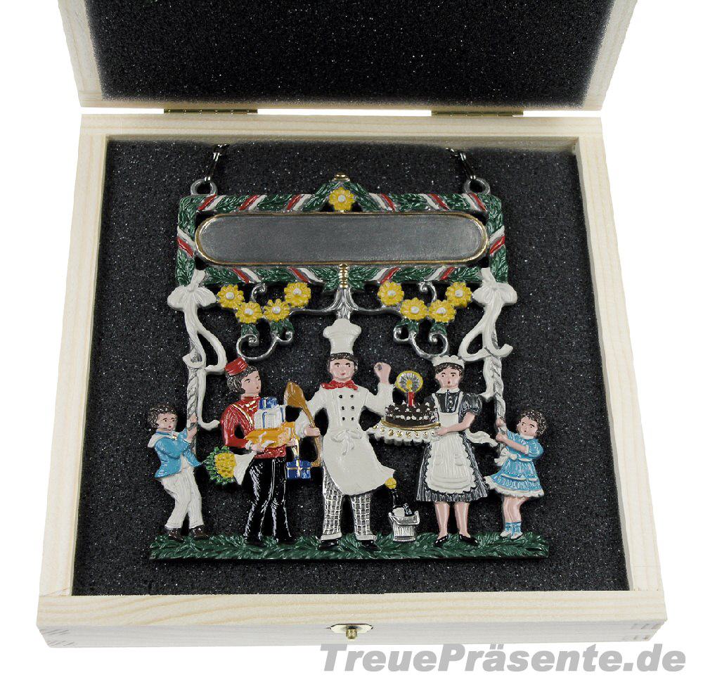 Zinnbild mit Schild und Holzkassette als Treuepr&auml;sent